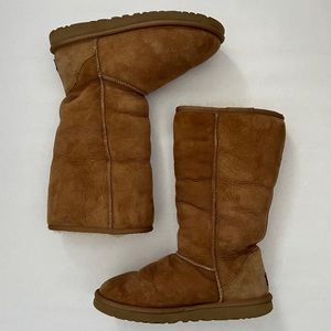 UGG | Classic Tall Boot - Chestnut | US 9